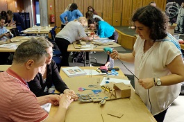 Teachers_building_a_bionic_hand